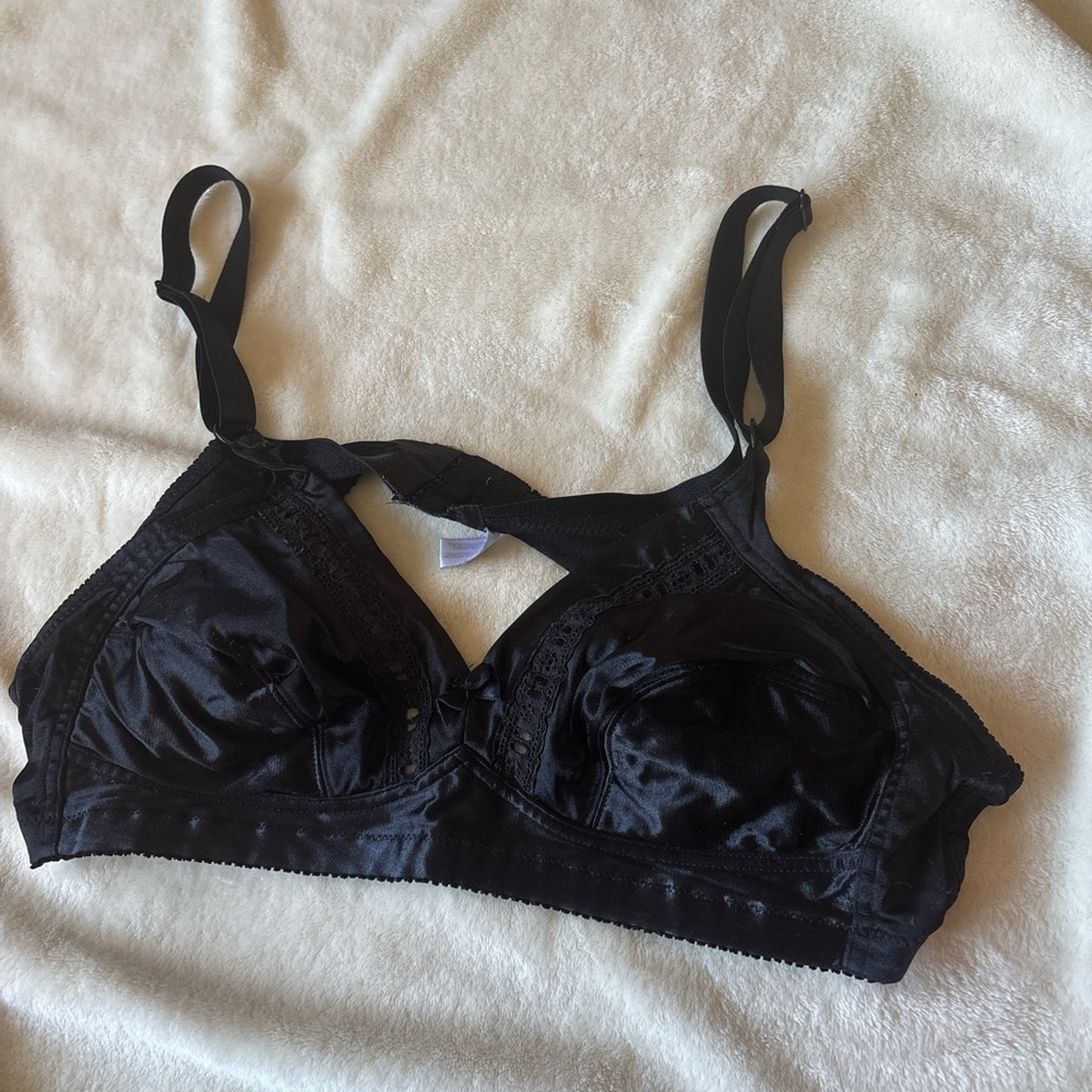 VINTAGE BRASSIERE